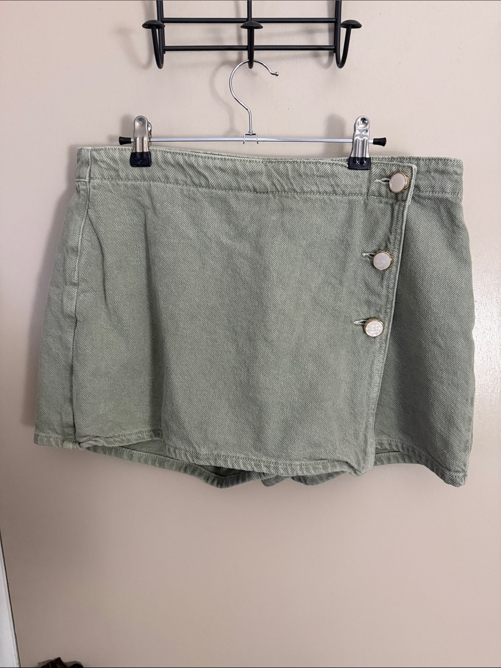 Zara Light Sage Green Button-Front Skort